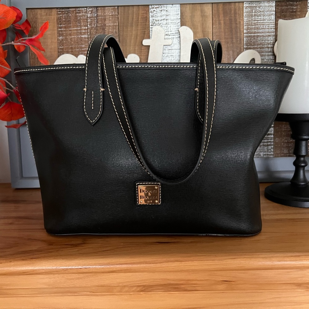 Dooney & Bourke  black leather tote. Excellent used condition.